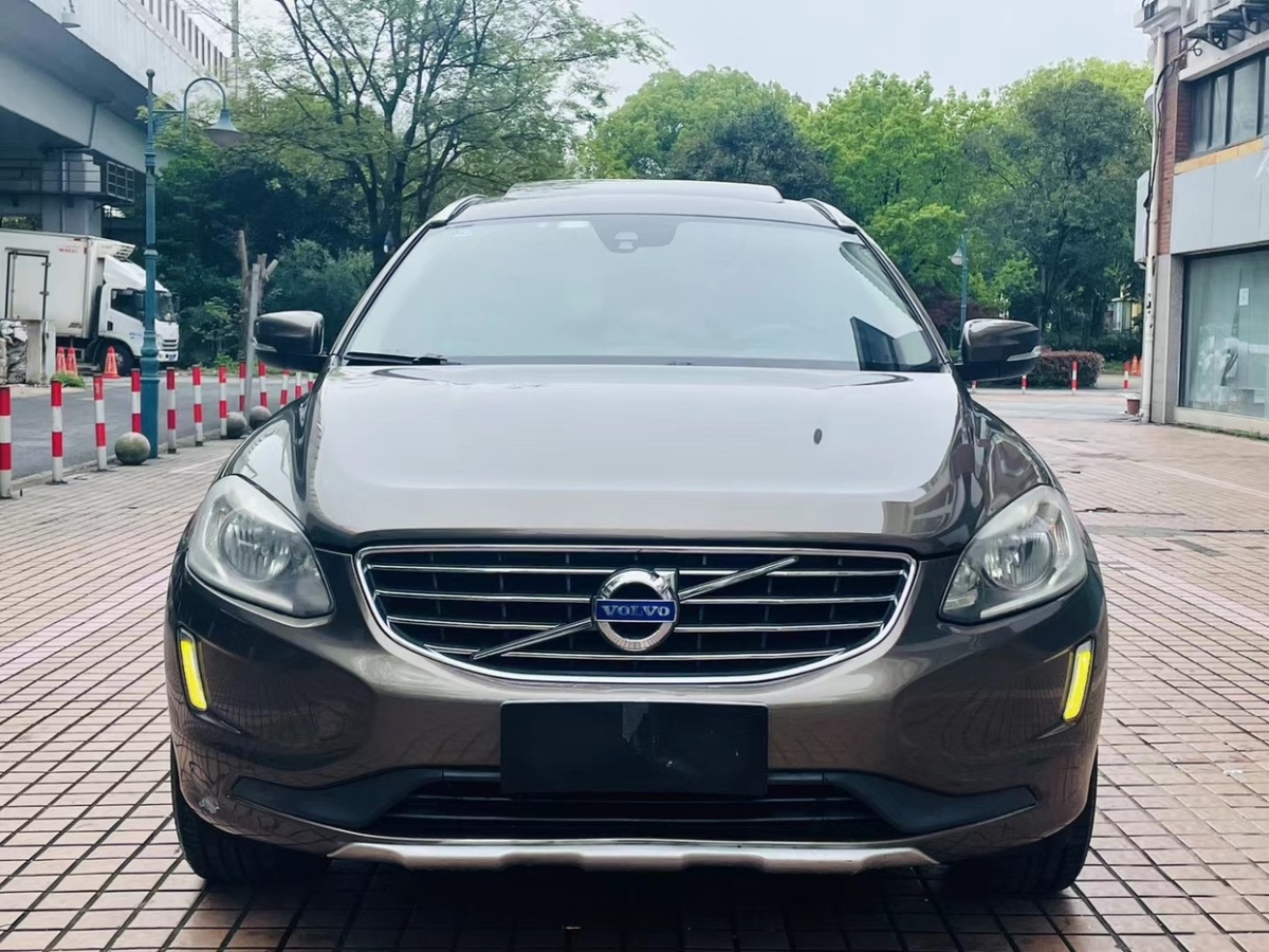 2015年3月沃尔沃 XC60  2015款 T5 智行版