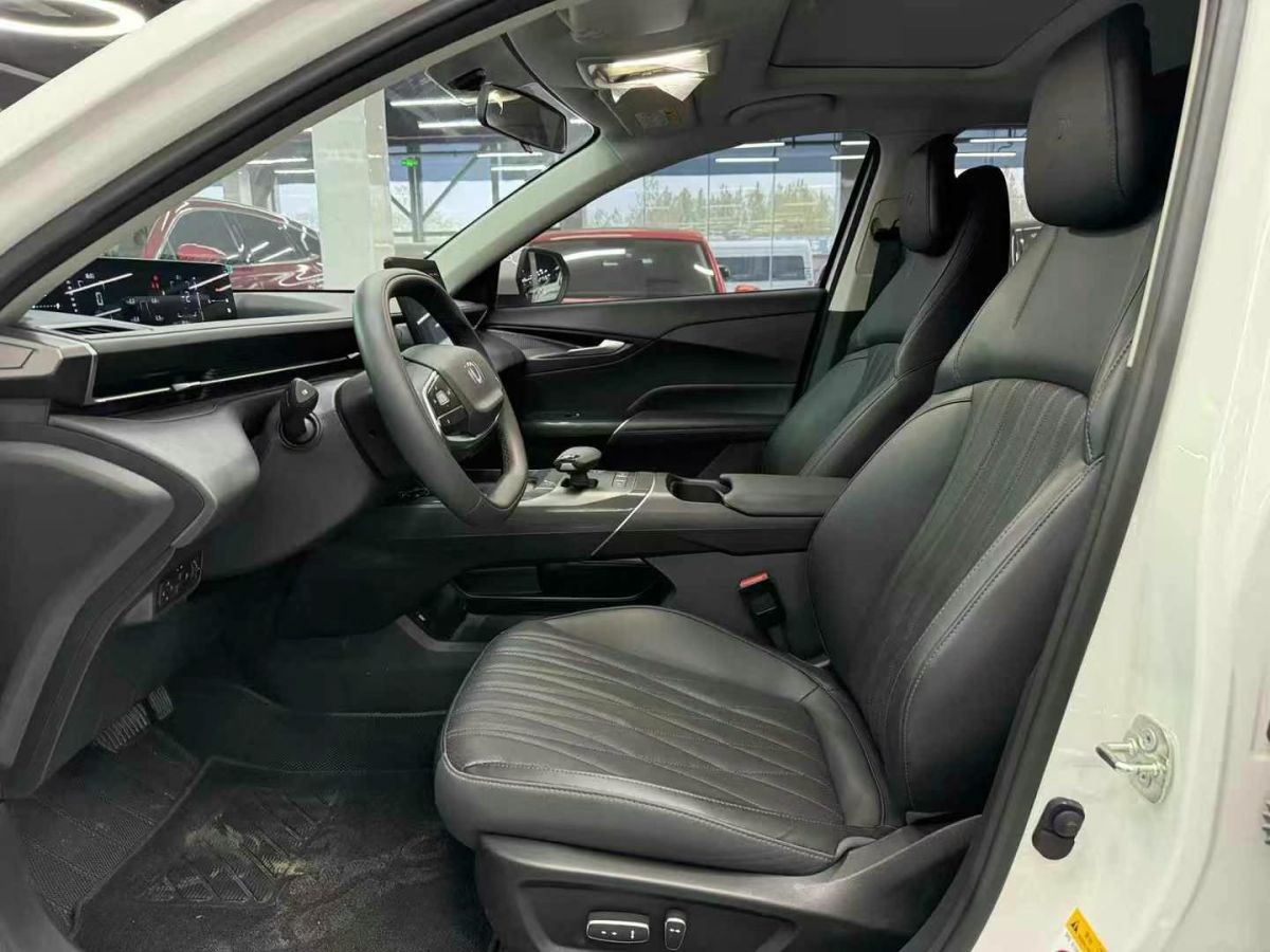 長(zhǎng)安 長(zhǎng)安UNI-V  2024款 1.5T 尊享型圖片