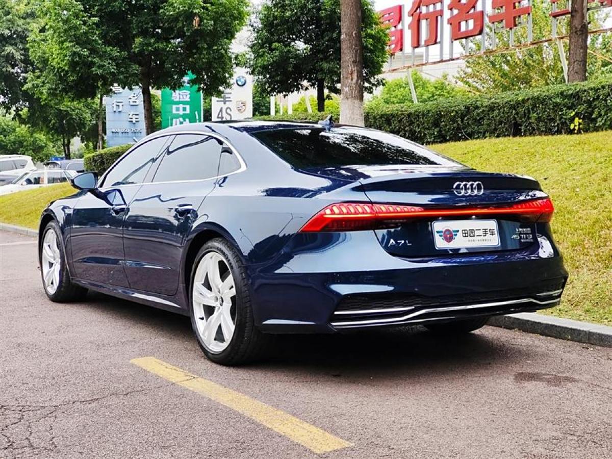 奧迪 奧迪A7L  2024款 45TFSI quattro S-line 見(jiàn)遠(yuǎn)型 流晶套裝圖片