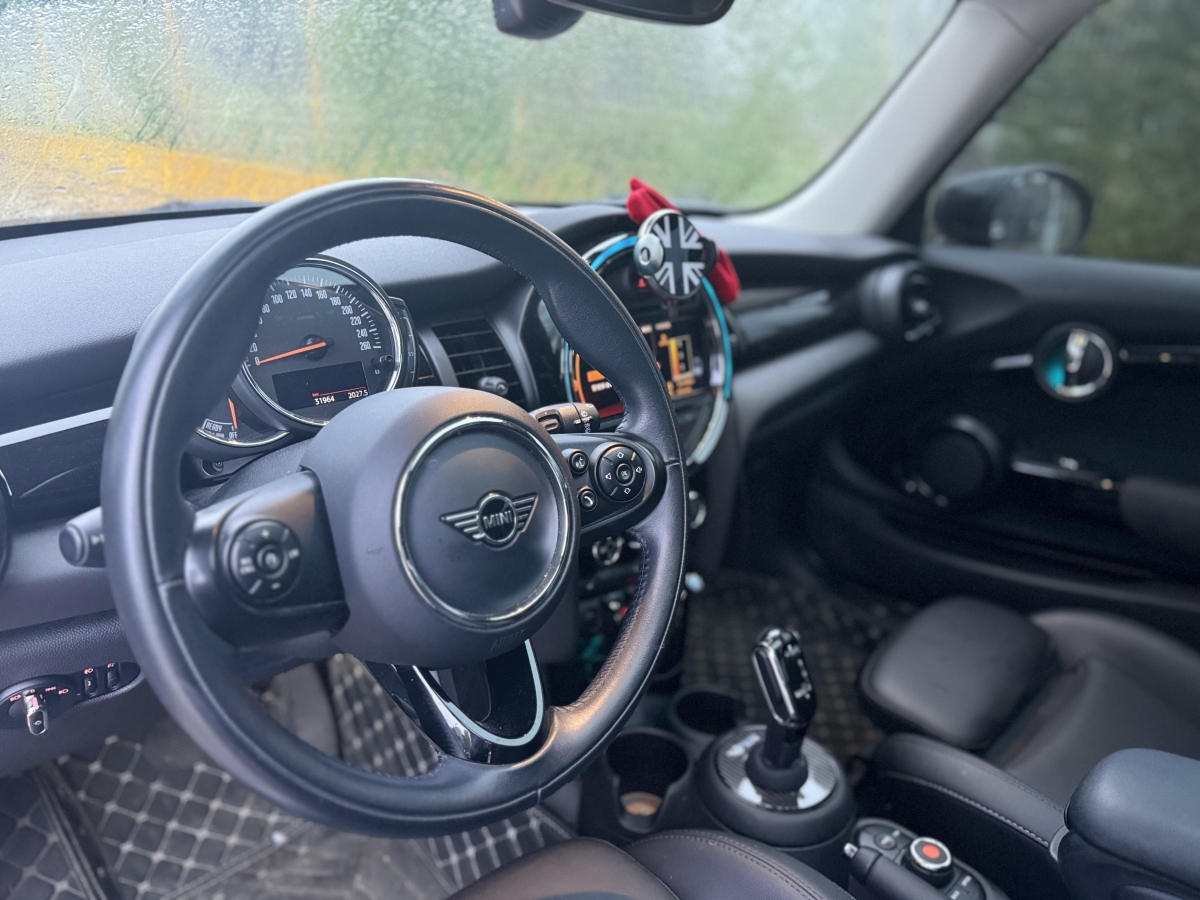 MINI COUNTRYMAN  2018款 1.5T COOPER 經(jīng)典派圖片