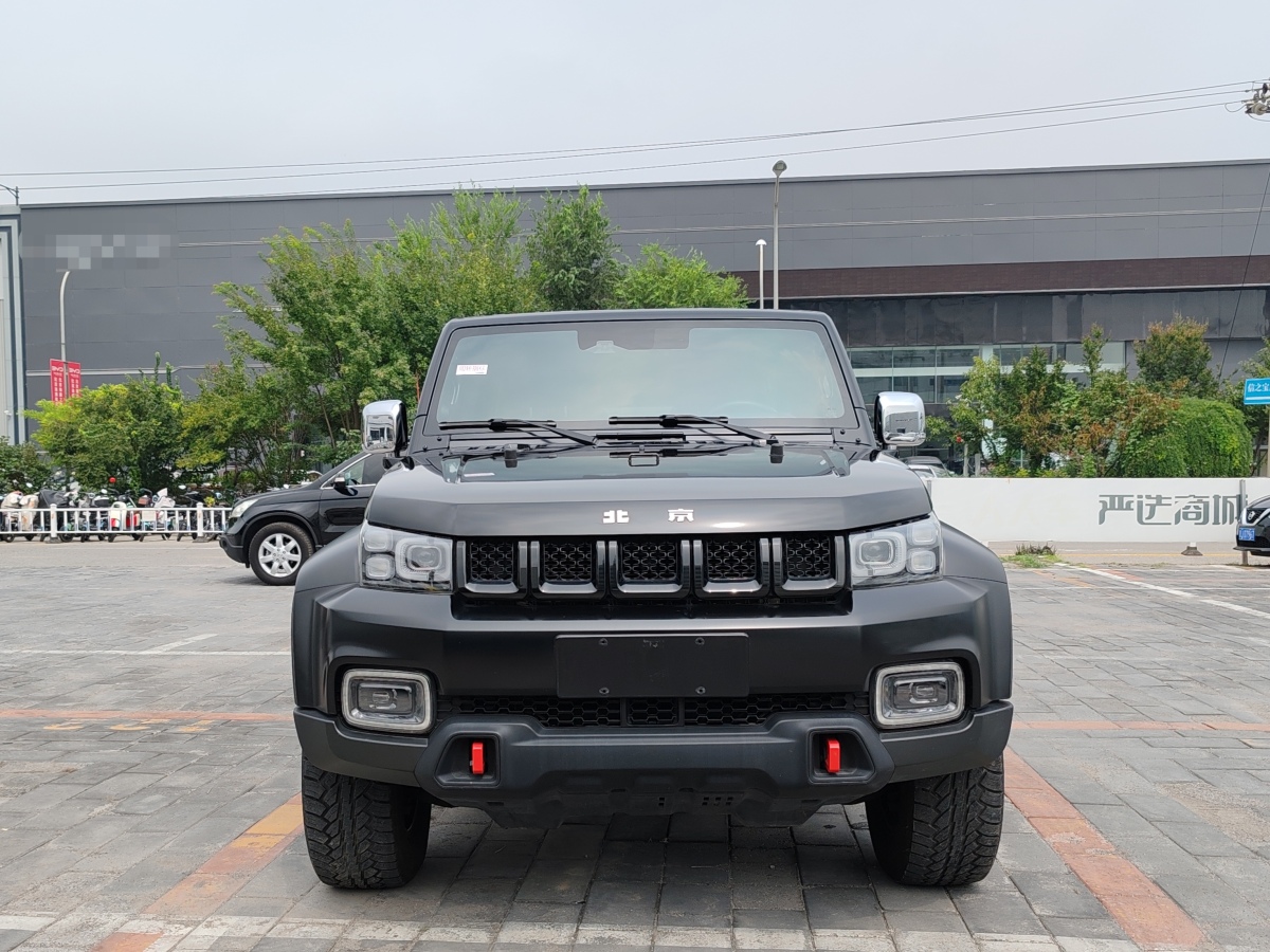 北京 BJ40  2021款 2.3T 自动四驱刀锋英雄版至尊型图片