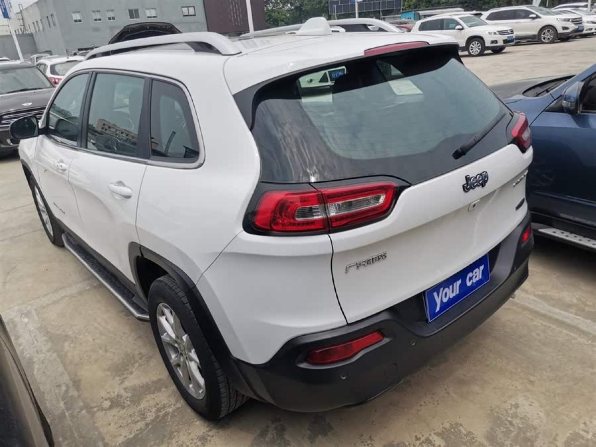 Jeep 自由光  2016款 2.4L 領(lǐng)先智能版圖片