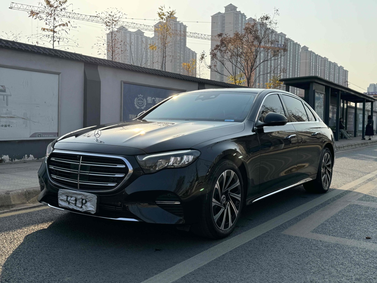 奔馳 奔馳E級(jí)  2024款 E 300 L 豪華型圖片