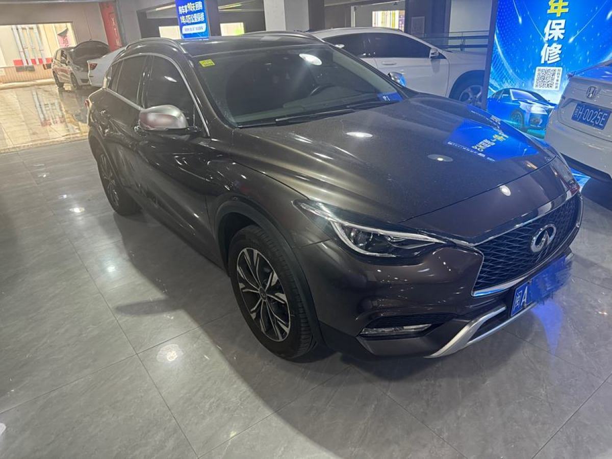 英菲尼迪 QX30  2018款 1.6T 兩驅(qū)極限版圖片