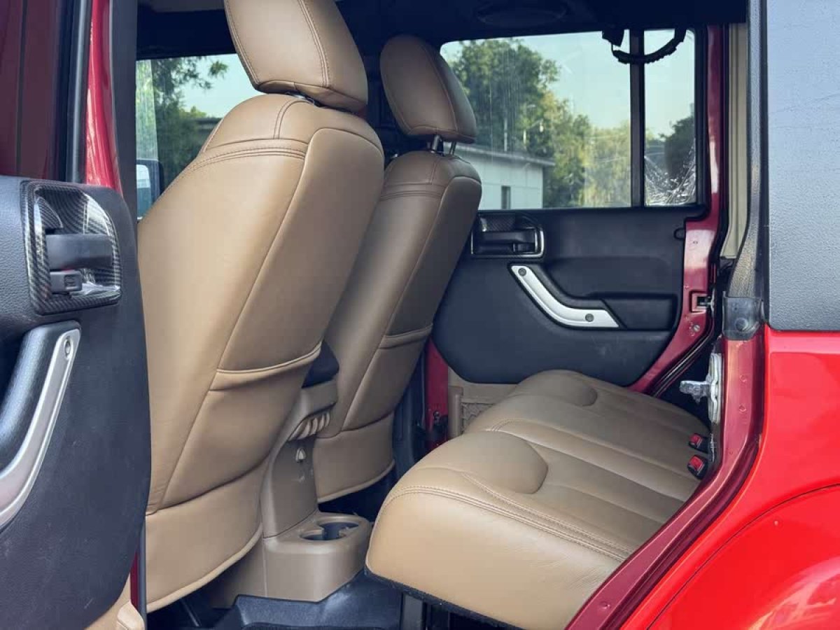 Jeep 牧馬人  2013款 3.6L Sahara 四門(mén)版圖片