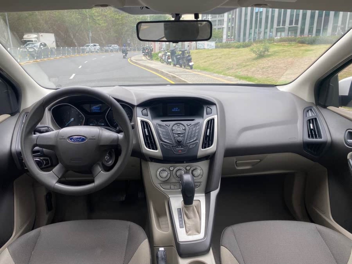 福特 ?？怂? 2012款 三廂 1.6L 自動舒適型圖片