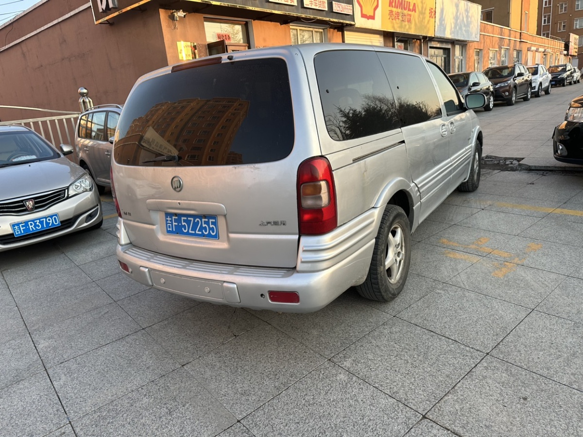 別克 GL8  2005款 3.0L CT0 標(biāo)準(zhǔn)版圖片