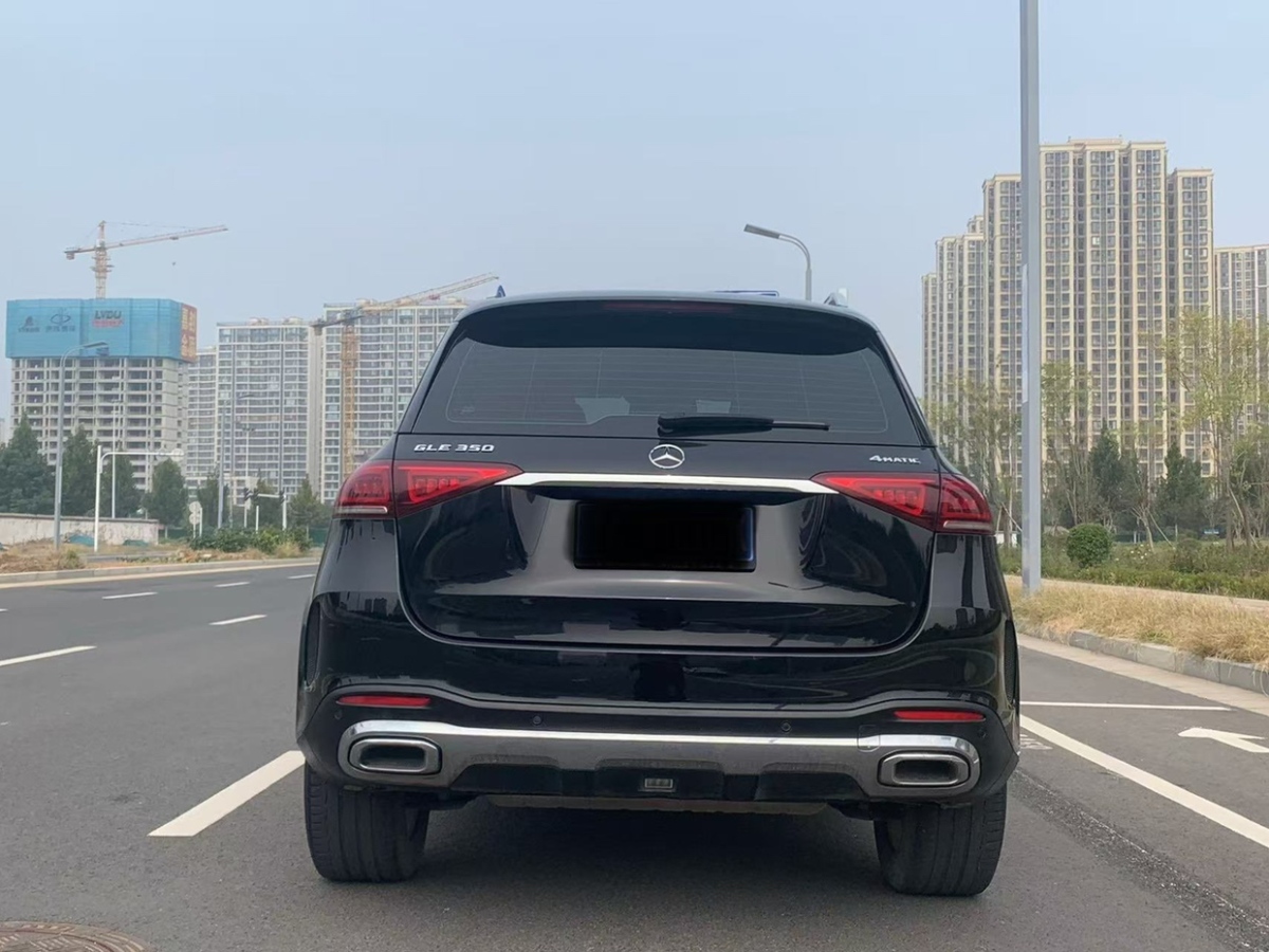 奔馳 奔馳GLE  2020款  GLE 350 4MATIC 時(shí)尚型圖片