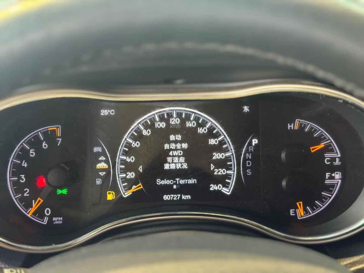 Jeep 大切諾基  2016款 3.0L 專業(yè)版圖片