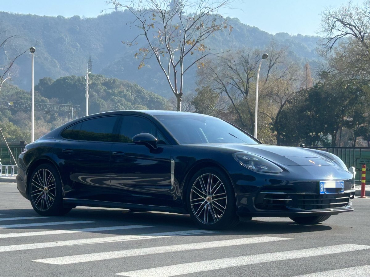 保時(shí)捷 Panamera  2019款 Panamera 4 行政加長(zhǎng)版 2.9T圖片