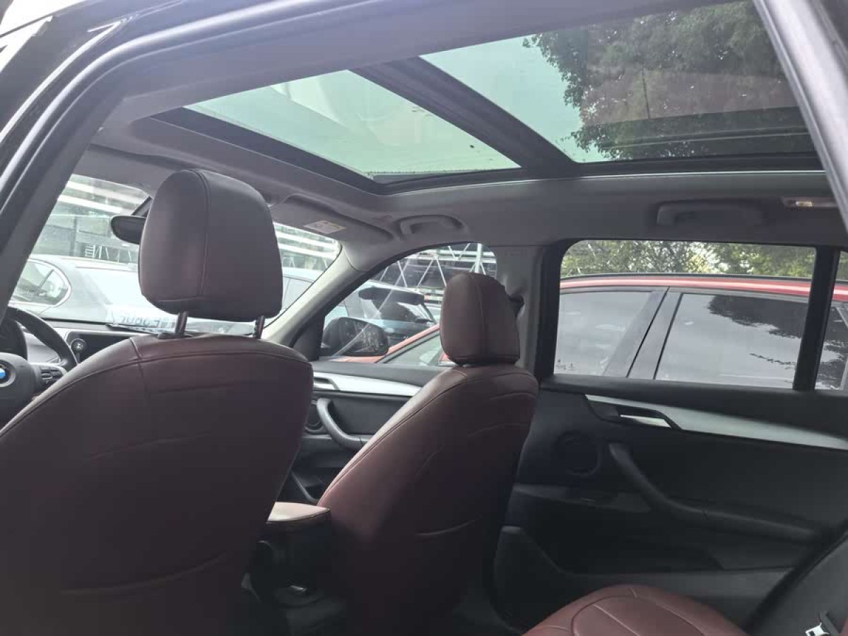 寶馬 寶馬X1  2018款 sDrive20Li 領(lǐng)先型圖片
