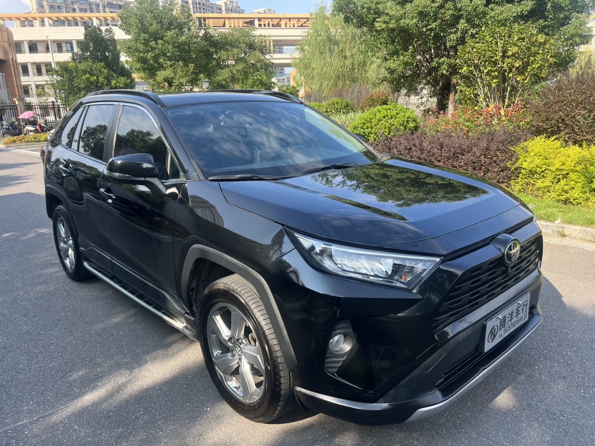 2021年12月豐田 RAV4榮放  2021款 2.0L CVT兩驅(qū)風尚版