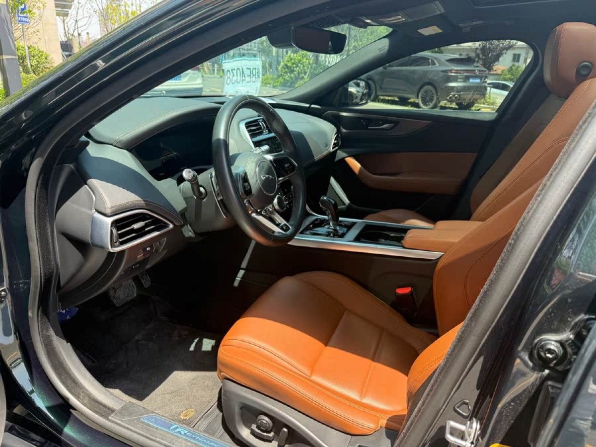 捷豹 XEL  2022款 2.0T 250PS R-DYNAMIC S進(jìn)取運(yùn)動版圖片
