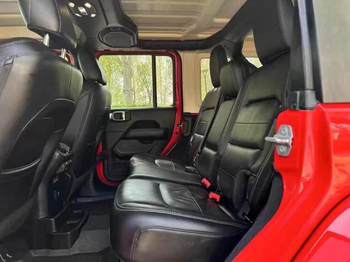 Jeep 牧馬人  2019款 2.0T Sahara 四門版 國(guó)VI圖片