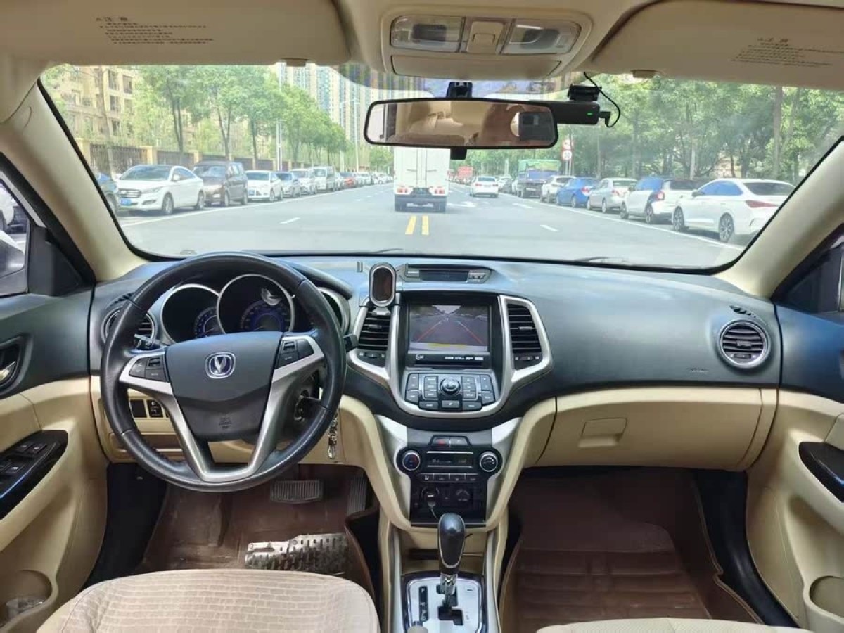 長安 逸動  2015款 1.6L 自動豪華型圖片