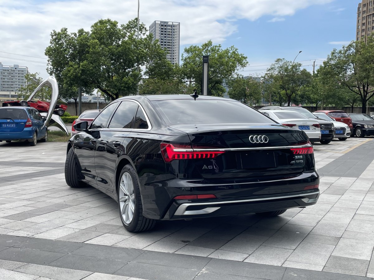 奧迪 奧迪A6L  2023款 改款 45 TFSI 臻選動感型圖片