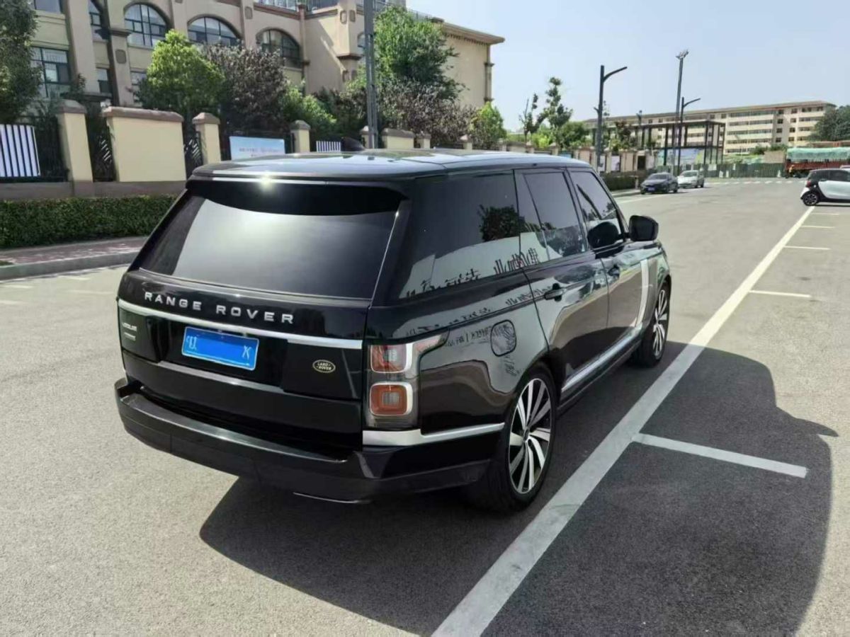 路虎 攬勝  2019款 3.0 V6 SC 傳世加長版圖片
