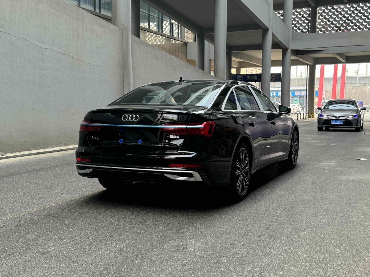 奧迪 奧迪A6L  2025款 45 TFSI 臻選動感型圖片