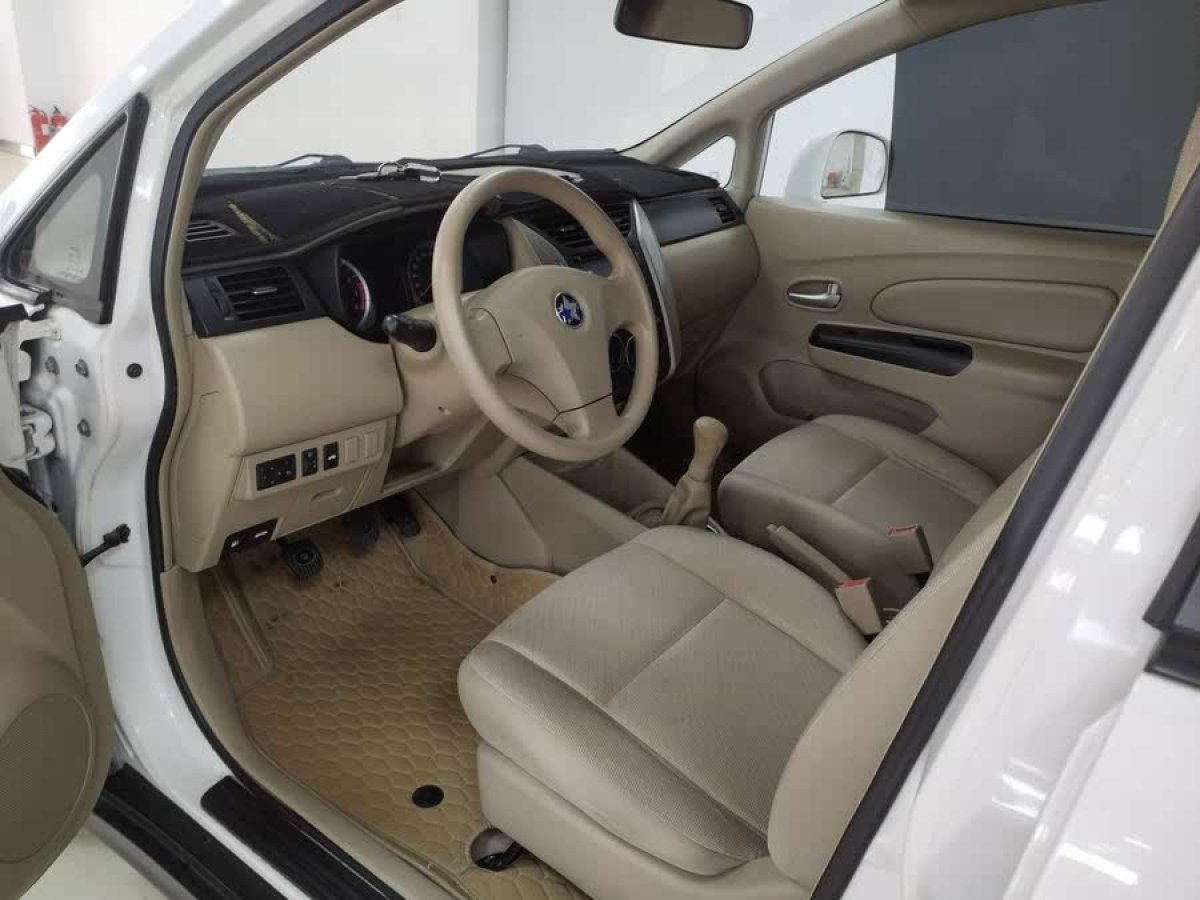 啟辰 D50  2013款 1.6L 手動(dòng)時(shí)尚版圖片