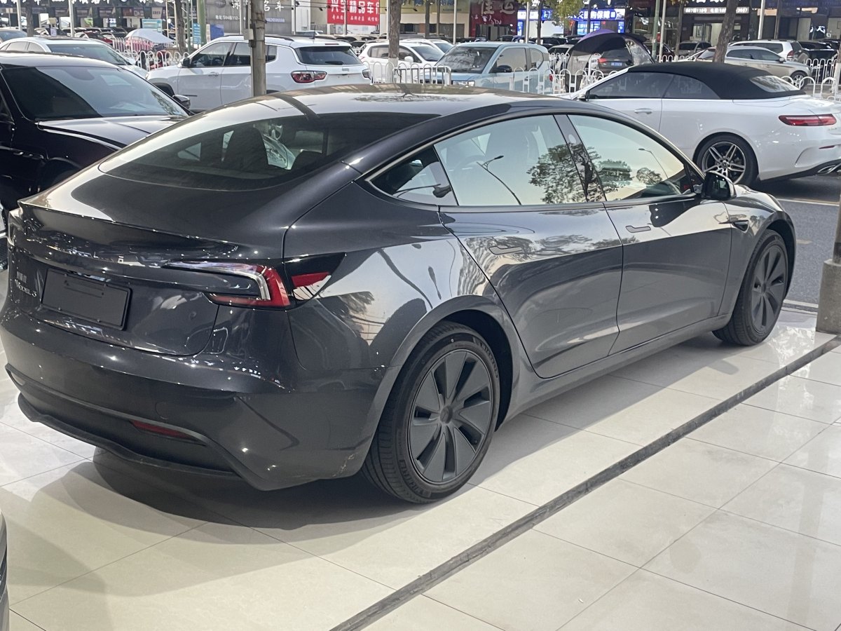 特斯拉 Model Y  2023款 后輪驅(qū)動(dòng)版圖片