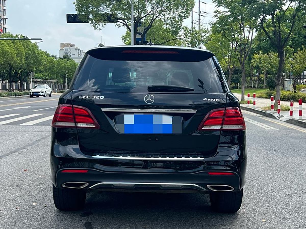 奔馳 奔馳GLE  2016款 GLE 320 4MATIC 豪華型圖片