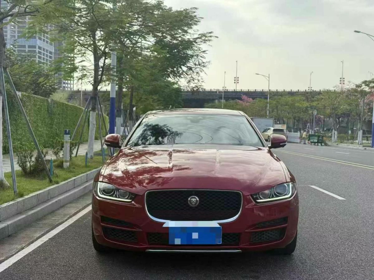 捷豹 XE  2018款 2.0T 200PS 兩驅(qū)R-Sport運(yùn)動(dòng)版圖片