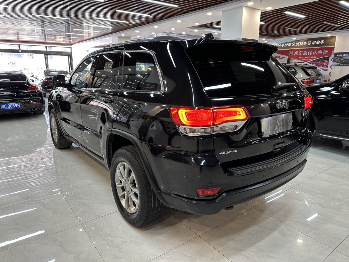 Jeep 大切諾基  2014款 3.6L 舒適導(dǎo)航版圖片