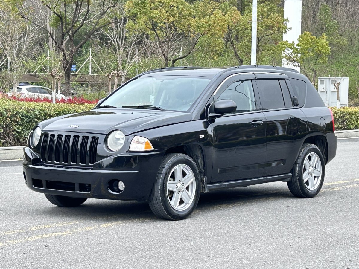2010年5月Jeep 指南者  2011款 2.4L 四驱舒适版