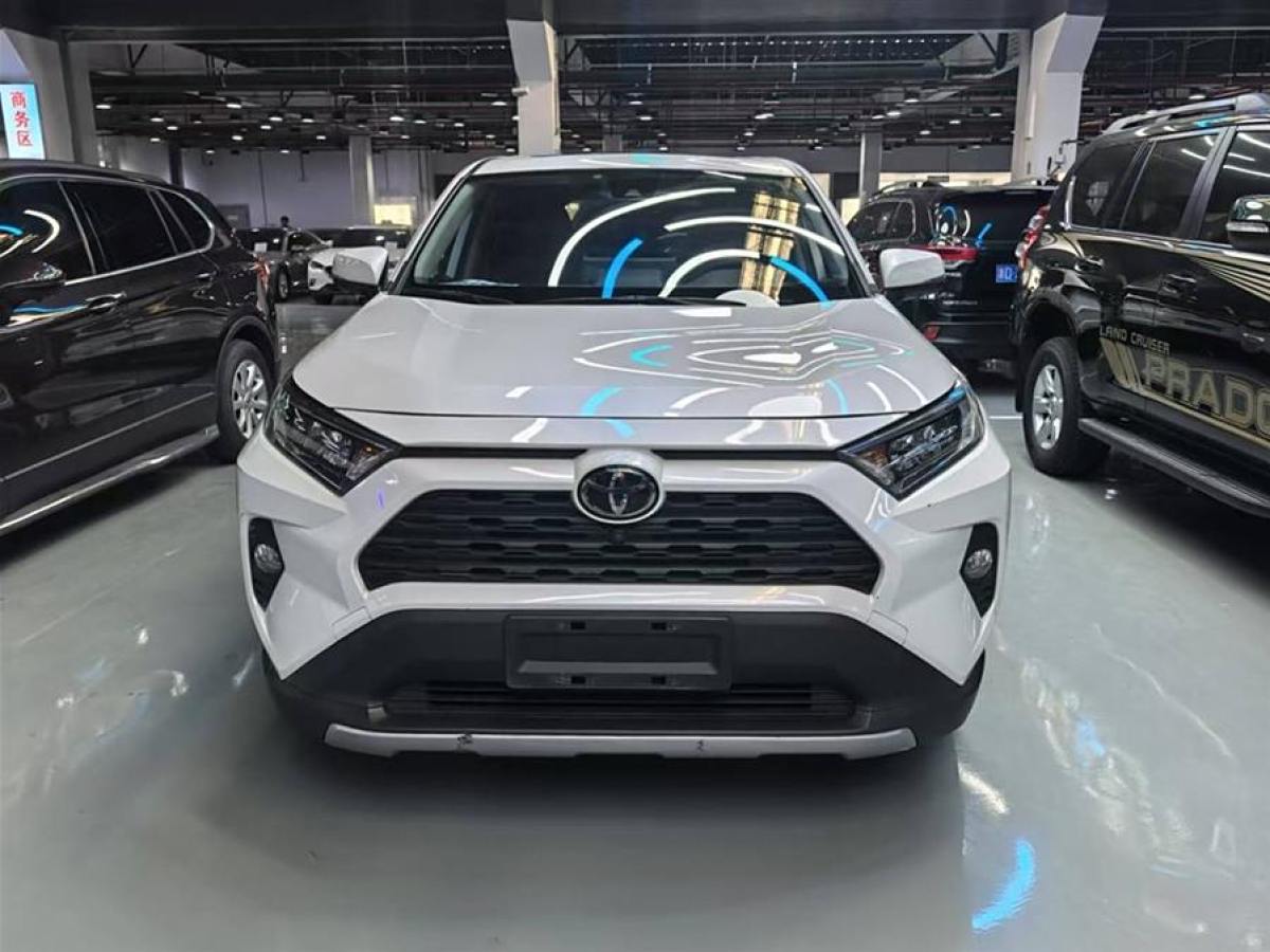 豐田 RAV4榮放  2020款 2.0L CVT兩驅(qū)風(fēng)尚版圖片