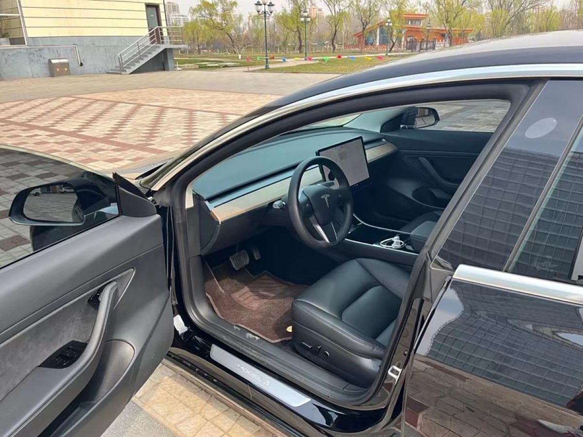 特斯拉 Model 3  2019款 標(biāo)準(zhǔn)續(xù)航后驅(qū)升級(jí)版圖片