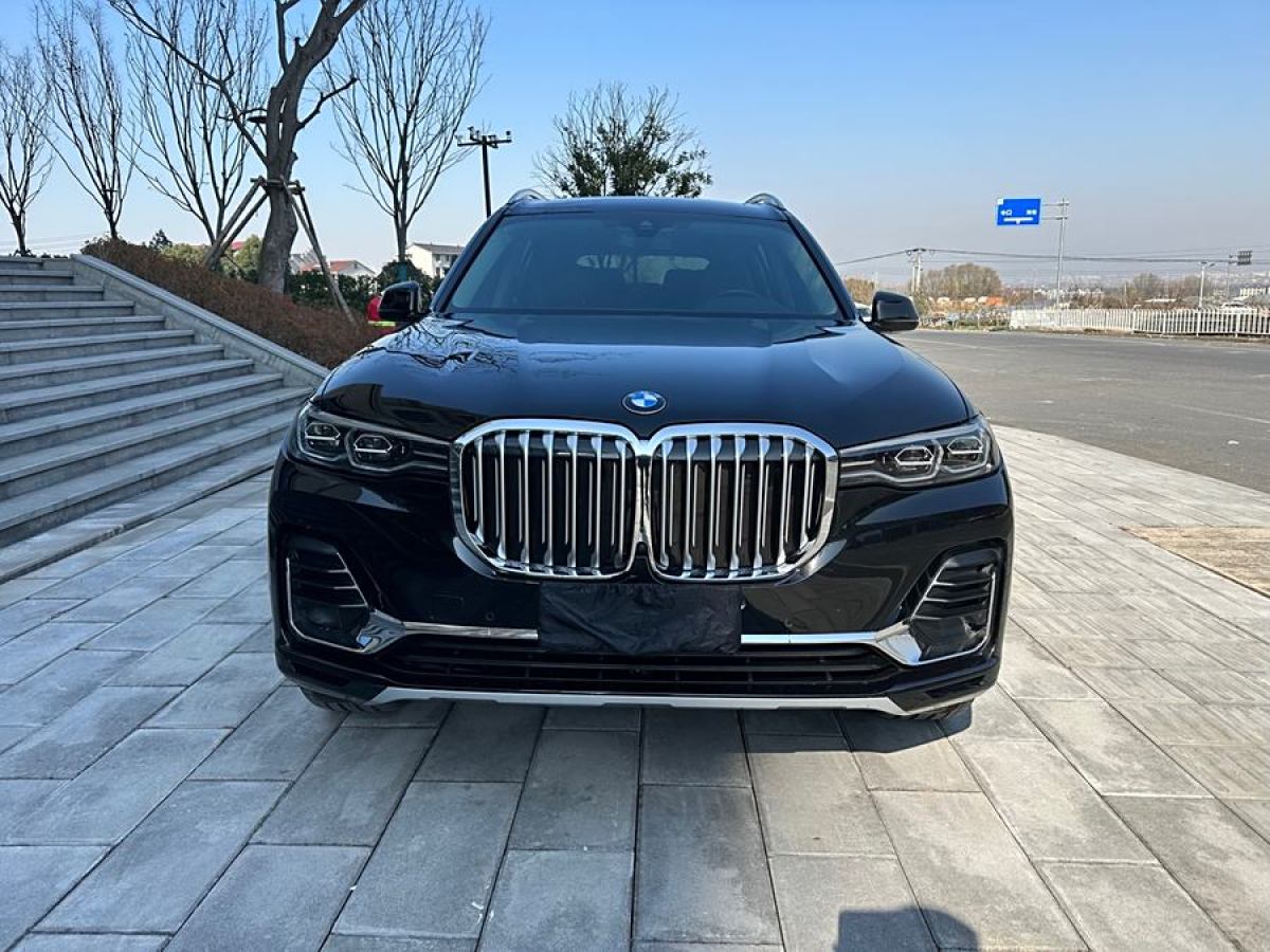 寶馬 寶馬X7  2021款 改款 xDrive40i 領(lǐng)先型豪華套裝圖片