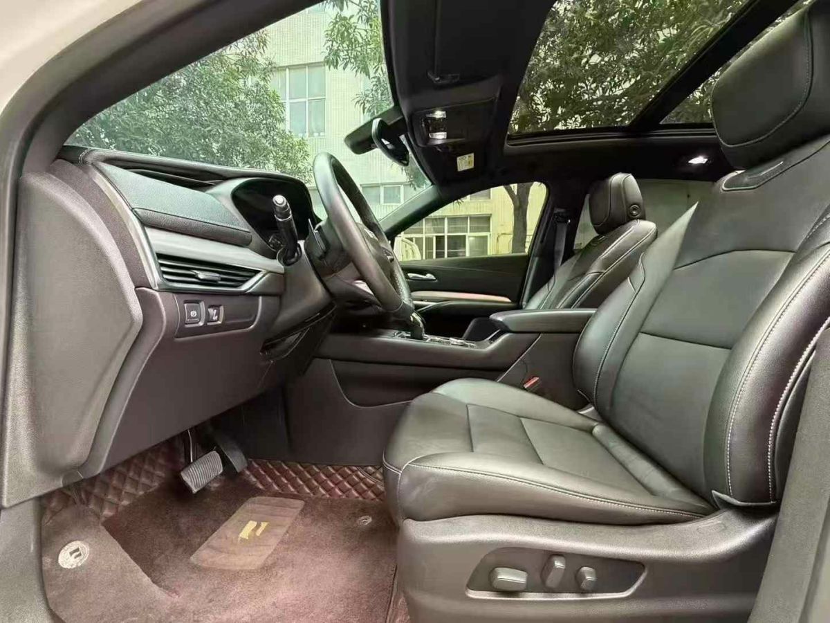 凱迪拉克 XT6  2021款 2.0T 七座兩驅(qū)豪華型圖片