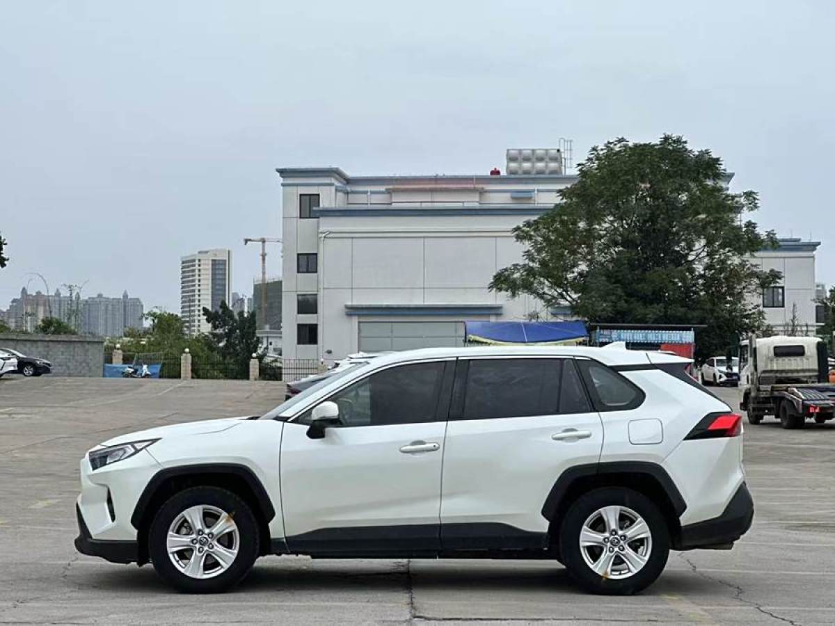 豐田 RAV4榮放  2020款 2.0L CVT兩驅(qū)都市版圖片