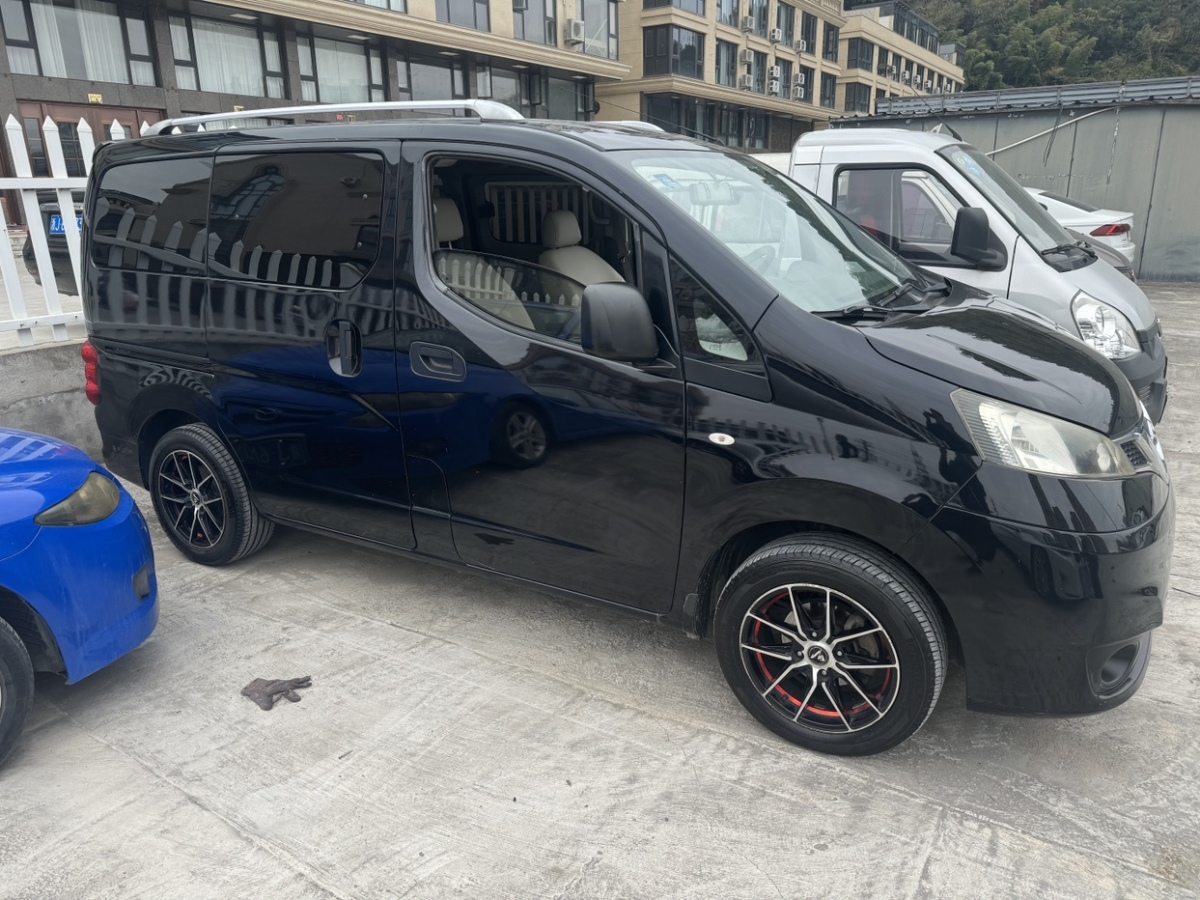 日產(chǎn) NV200  2016款 1.6L CVT尊享型圖片