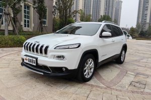 自由光 Jeep 2.0L 領(lǐng)先版