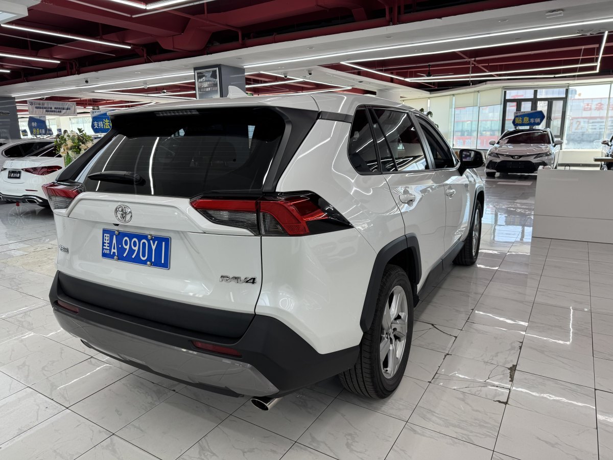 豐田 RAV4  2018款 榮放 2.0L CVT兩驅(qū)風(fēng)尚版圖片