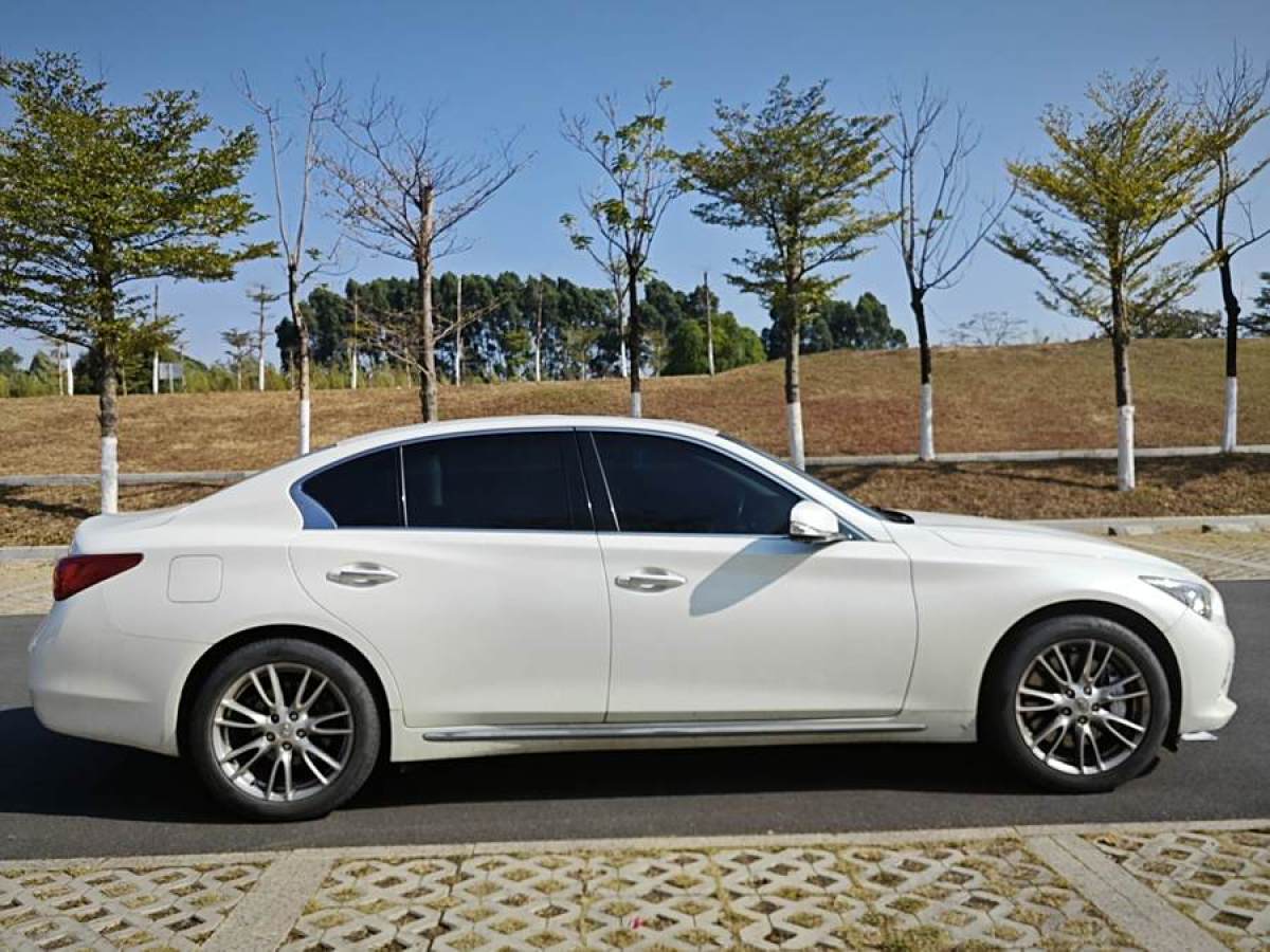 英菲尼迪 Q50L  2016款 2.0T 悅享版圖片