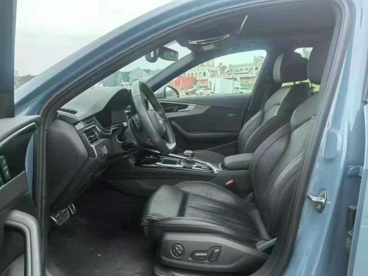 奧迪 奧迪A4L  2022款 35 TFSI 時(shí)尚動感型圖片