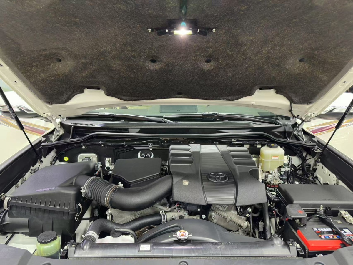 豐田 蘭德酷路澤  2016款 4.0L 中東版圖片