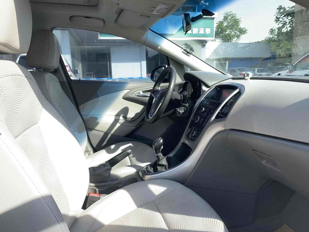 別克 英朗  2014款 XT 1.6L 手動進取版圖片