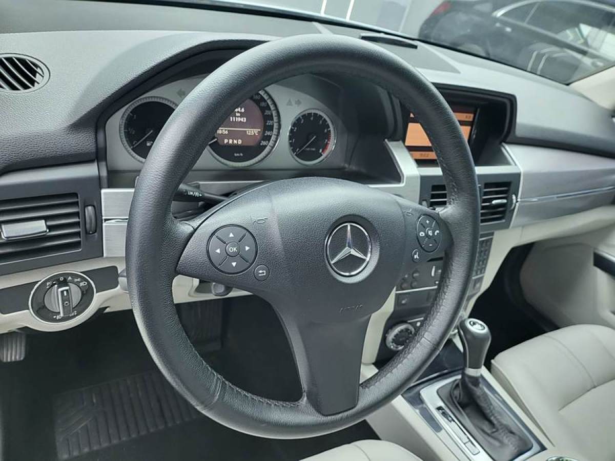 2009年11月奔馳 奔馳GLK級  2008款 GLK 300 4MATIC 豪華型