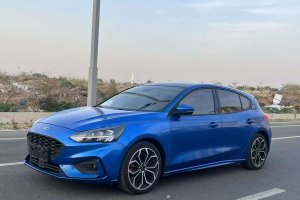 ?？怂?福特 兩廂 EcoBoost 180 自動ST Line