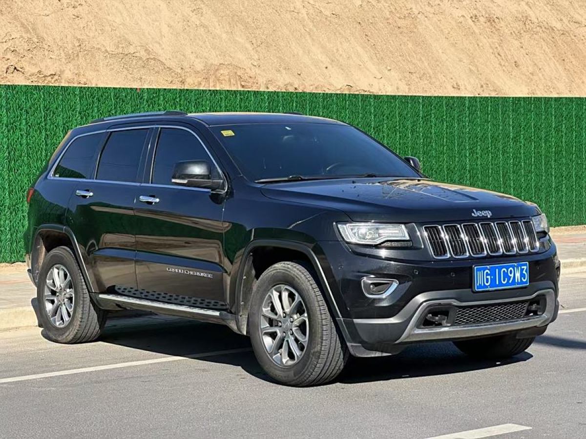 Jeep 大切諾基  2015款 3.0L 舒享導(dǎo)航版圖片