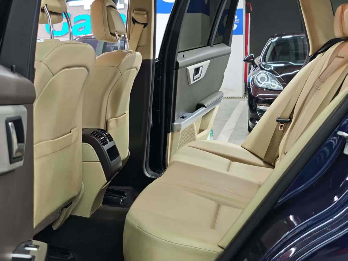 奔馳 奔馳GLK級(jí)  2013款 GLK 300 4MATIC 動(dòng)感天窗型圖片