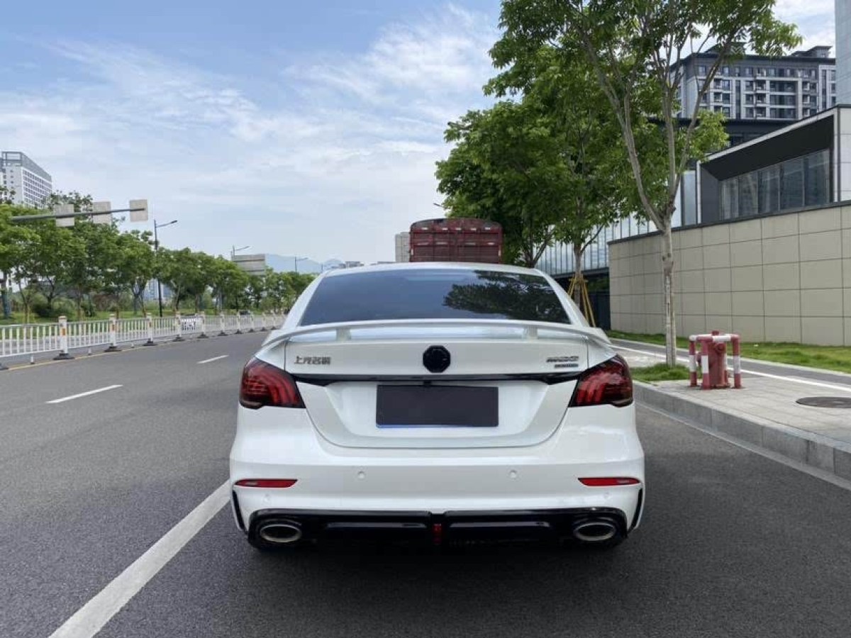 名爵 名爵6新能源  2020款 混動(dòng)領(lǐng)潮豪華版圖片