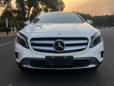 2016年10月 奔馳 奔馳GLA GLA 220 4MATIC 時(shí)尚型圖片