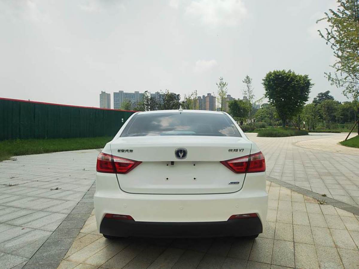 長(zhǎng)安 悅翔V7  2016款 1.6L 手動(dòng)樂(lè)享型 國(guó)V圖片