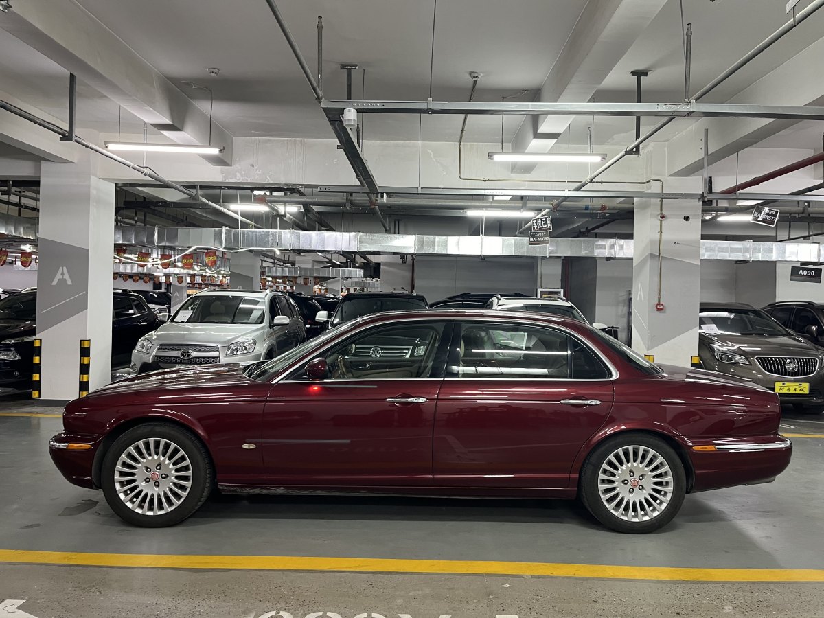 捷豹 XJ  2007款 XJ6L 3.0皇家加长版图片