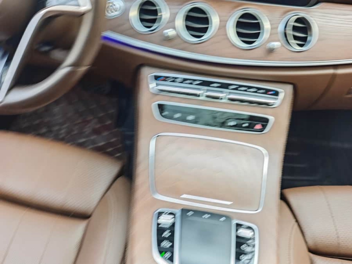 奔馳 奔馳E級(jí)  2022款 改款 E 300 L 豪華型圖片
