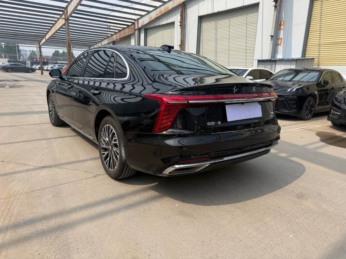 紅旗 H5  2025款 2.0T 自動(dòng)旗暢50萬輛紀(jì)念版圖片